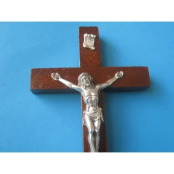 Krzyż drewniany prosty ciemny brąz 16 cm